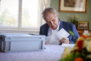 Komentář: Nedůstojné finále Miloše Zemana. Brzy může být bez pravomocí - Seznam Zprávy